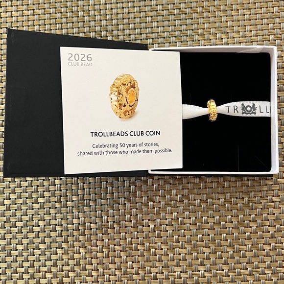 Trollbeads 2026 Club Bead - Picture 2 of 9